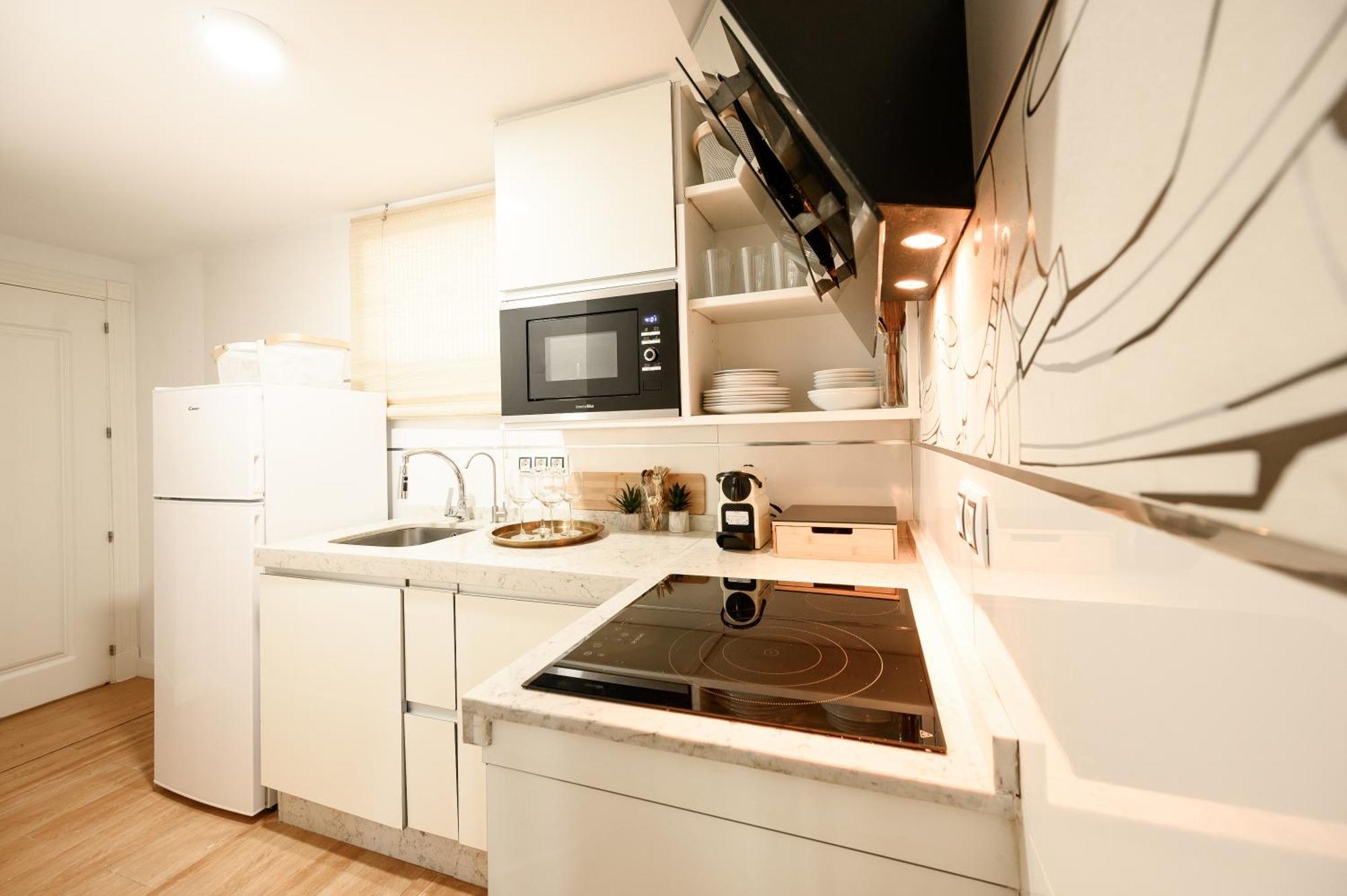 Estudio Con Parking Teatinos Malaga Living 外观 照片